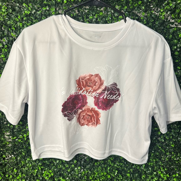 Women’s crop top size Large - Picture 2 of 4